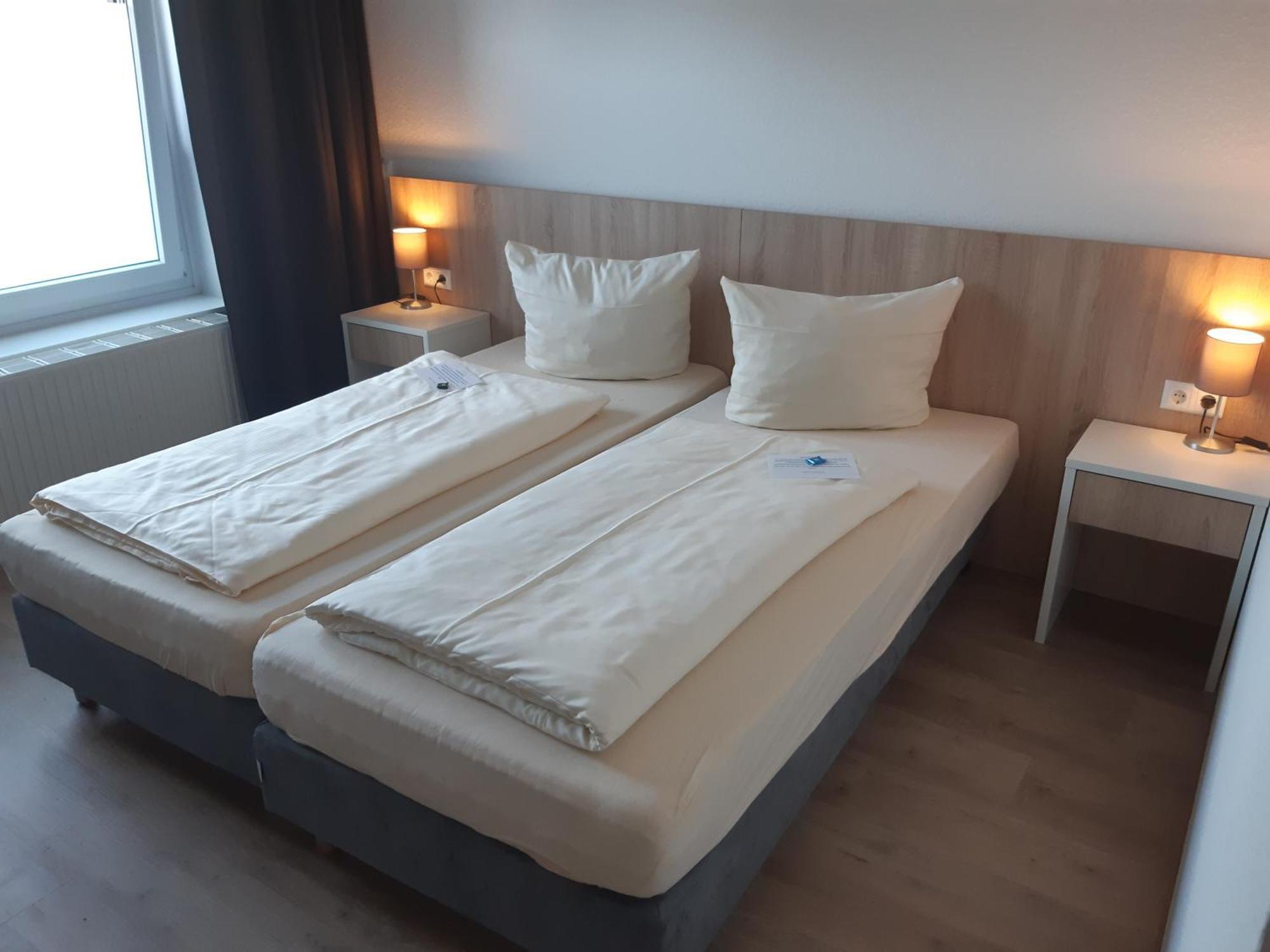 Garni Hotel Hof Zum Ахаус Екстериор снимка