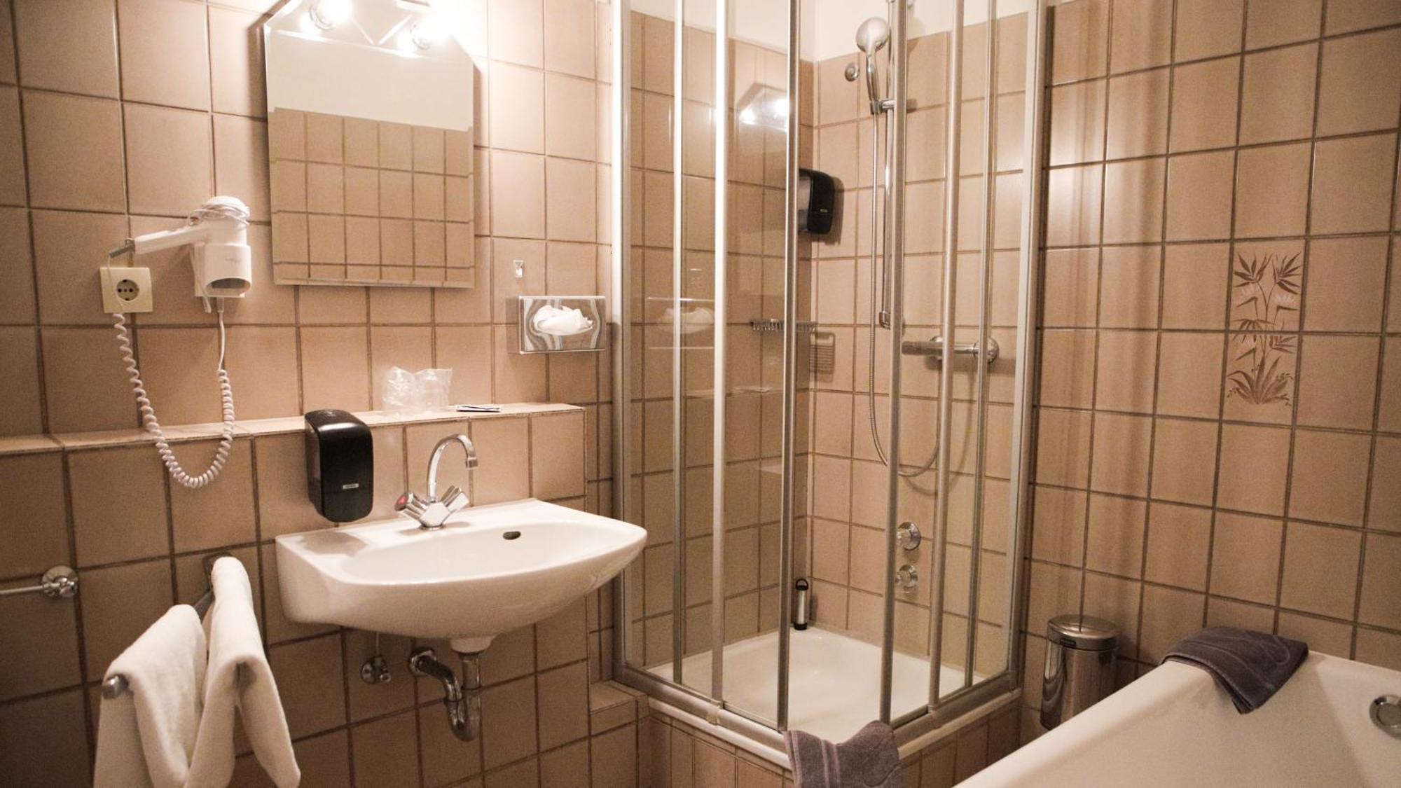 Garni Hotel Hof Zum Ахаус Екстериор снимка