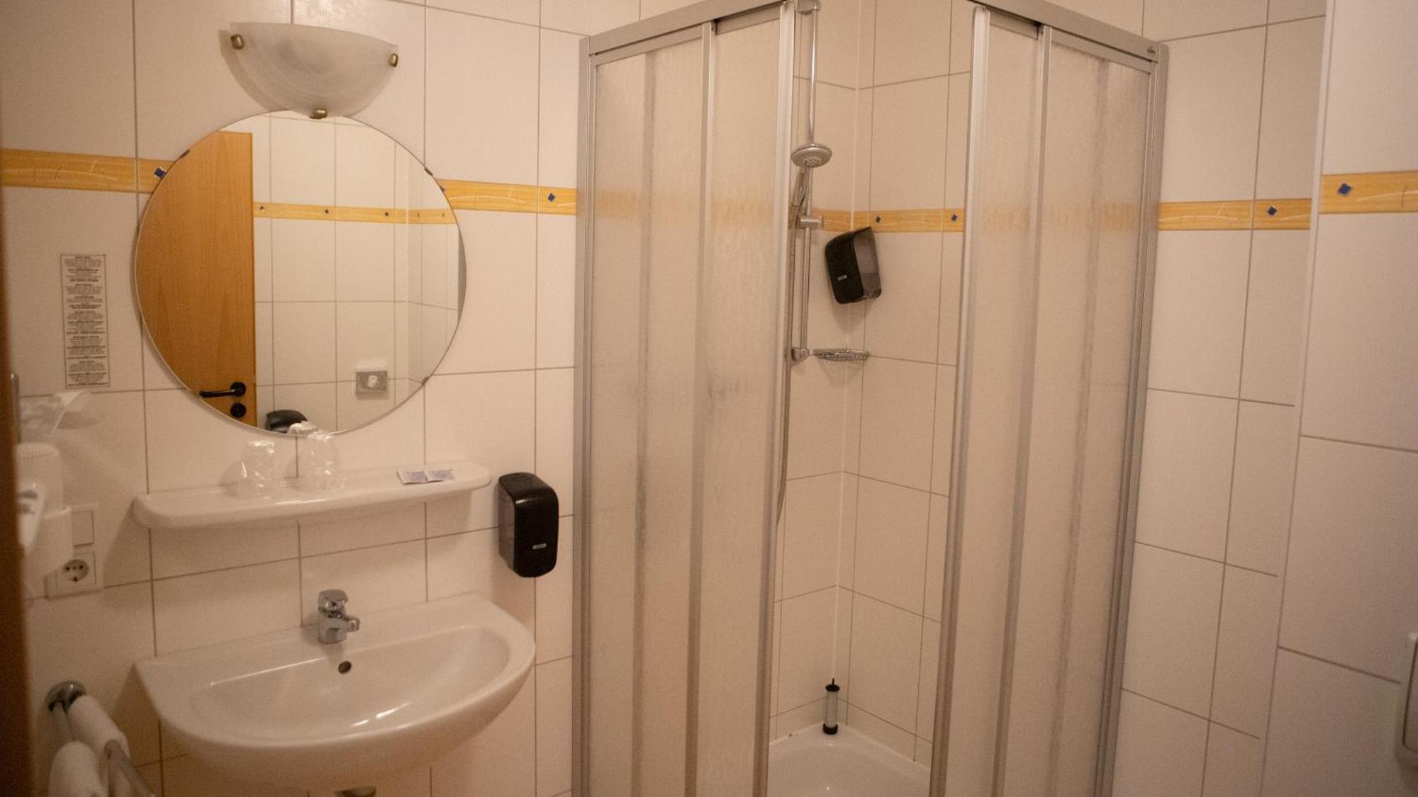 Garni Hotel Hof Zum Ахаус Екстериор снимка