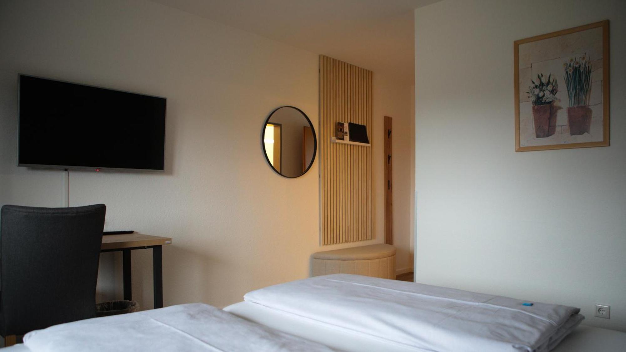 Garni Hotel Hof Zum Ахаус Екстериор снимка