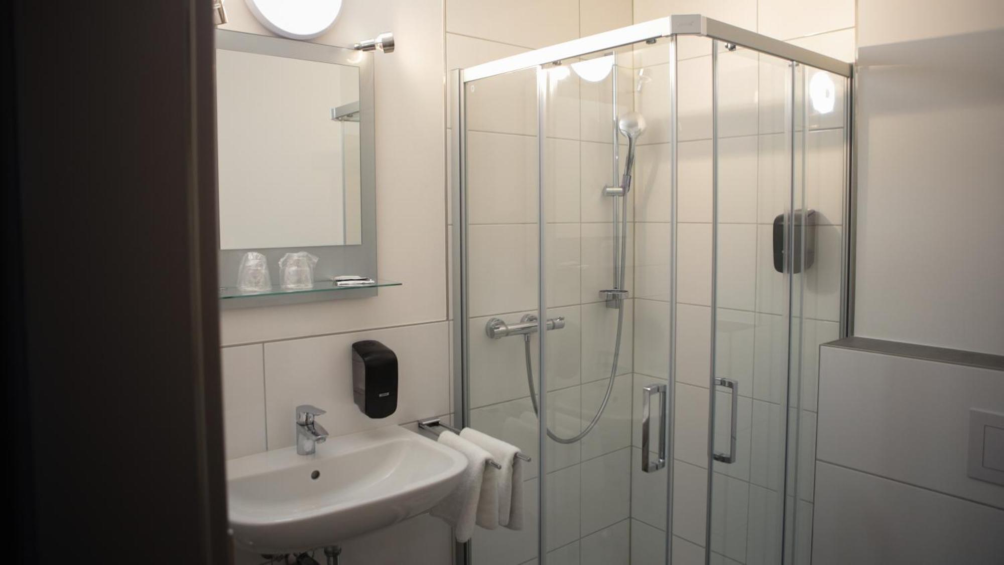 Garni Hotel Hof Zum Ахаус Екстериор снимка