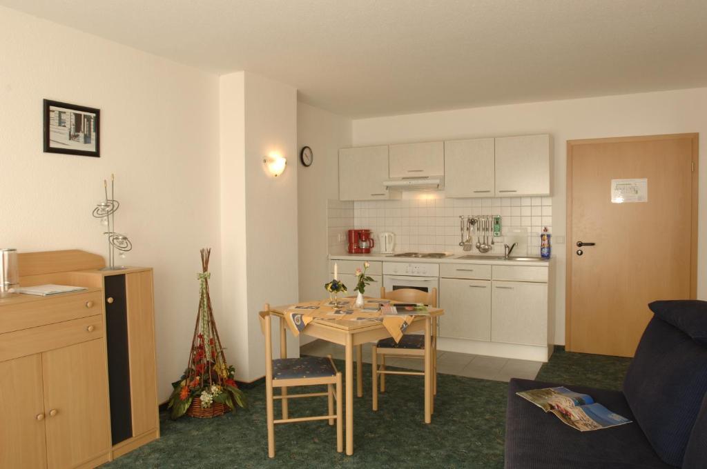 Garni Hotel Hof Zum Ахаус Екстериор снимка